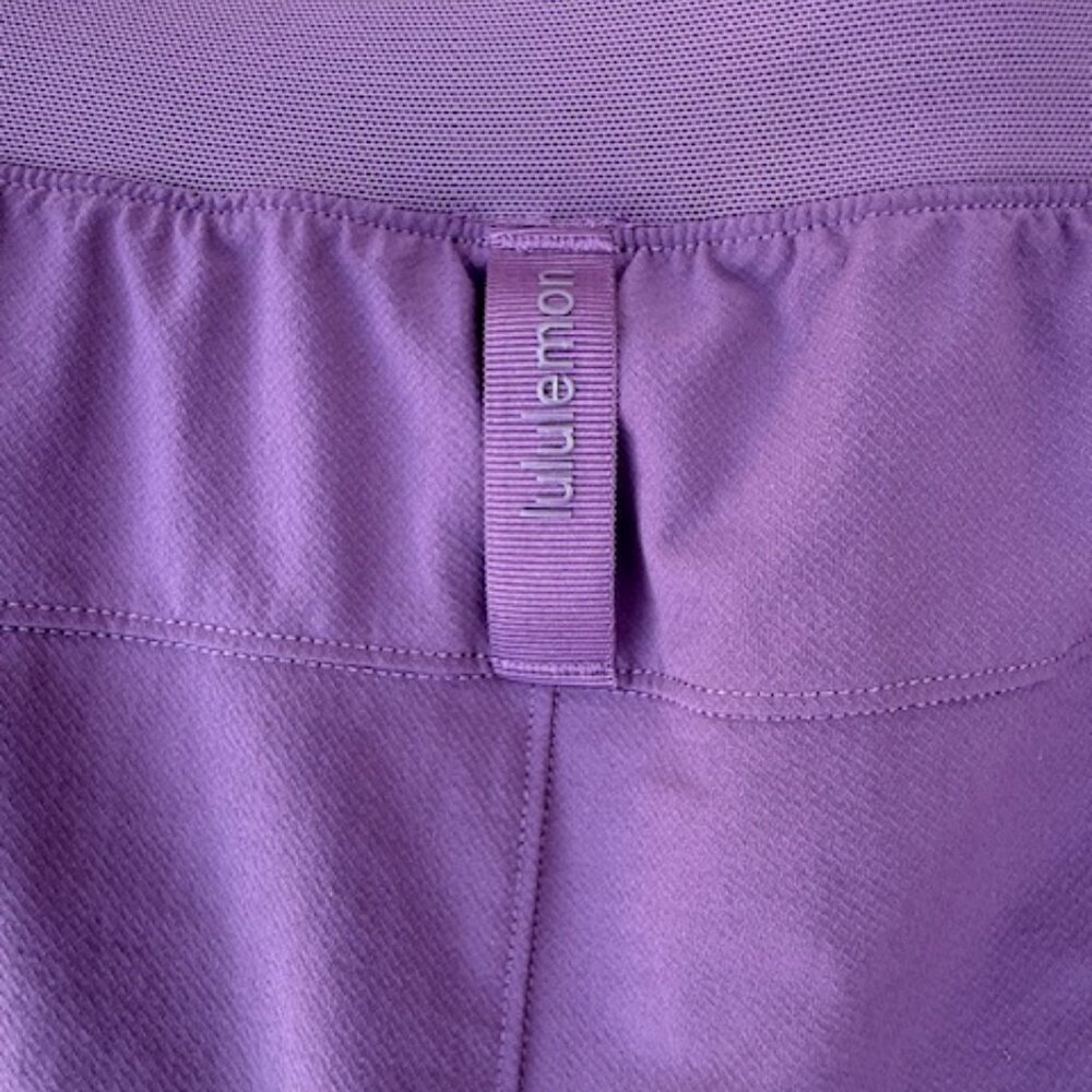 Lululemon License to Train Shorts 4” Purple Grape Thistle Size 6 - Picture 5 of 6